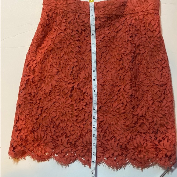 Dolce & Gabbana Elegant Orange Lace Skirt. Made in Italy. - Picture 7 of 9